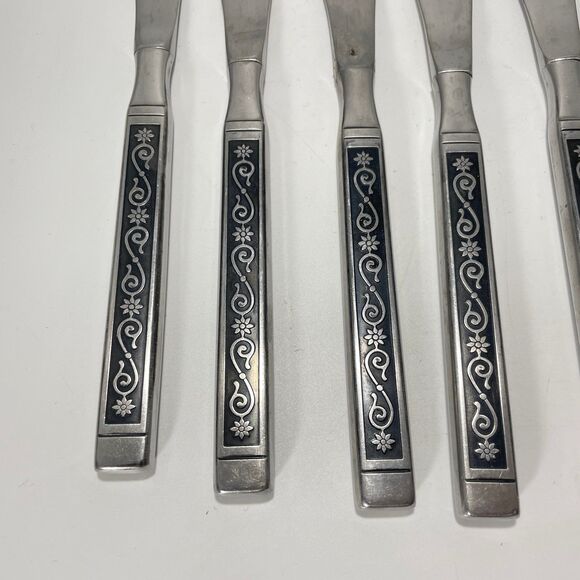 Lot of 8 Oneida Spanish Court Stainless Dinner Knives 9 1/4 In Vintage Flatware - Picture 2 of 5